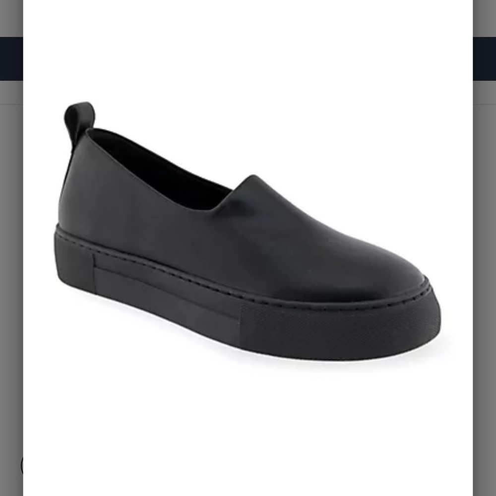 AEROSOLES Black Slip-On Sneakers size 9